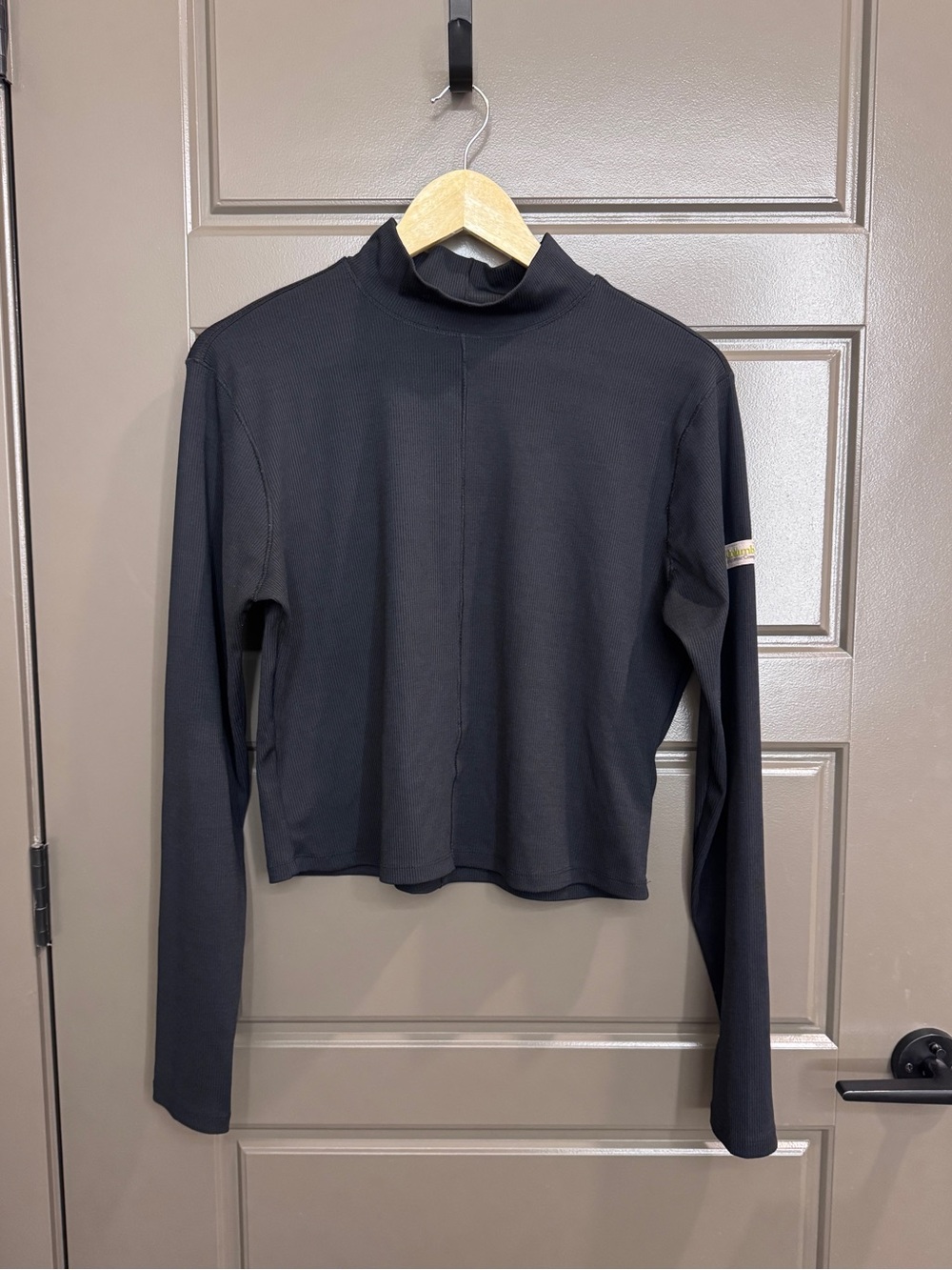 Columbia Black Ribbed Cropped Turtleneck - Picture 2 of 8